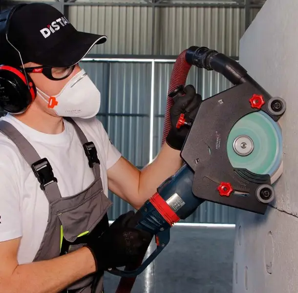 Groove cutting on the angle grinder and wall chaser